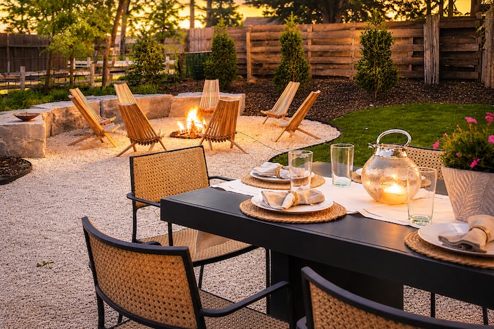 Designer Retreat • Game Room • Fire Pit • Big Yard