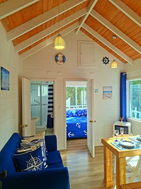 Successful Airbnb property: Tiny house + Experience | Sail and explore for free in Chonchi