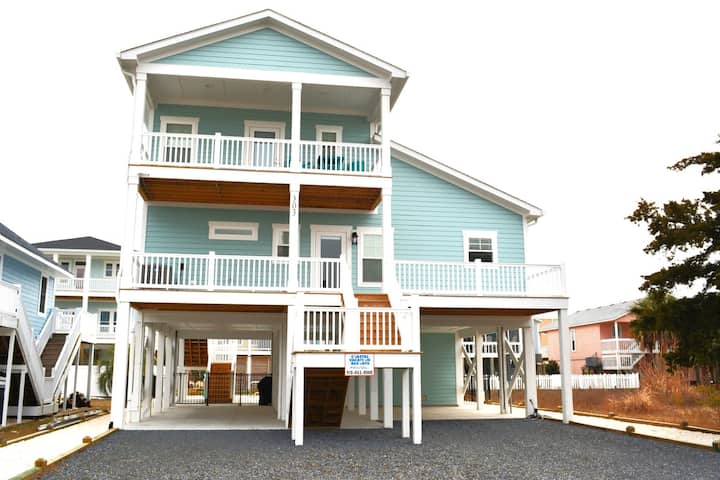 Coastal Chaos / 303 Sand Piper Ln - Holden Beach, NC