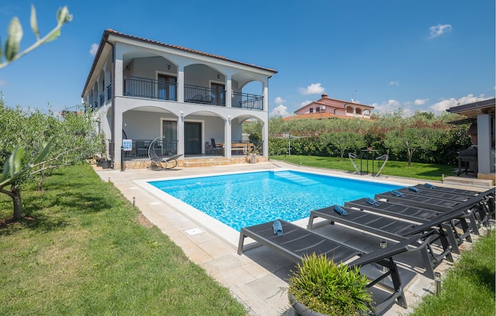 Gorgeous Apartment In Porec With Swimming Pool - Poreč