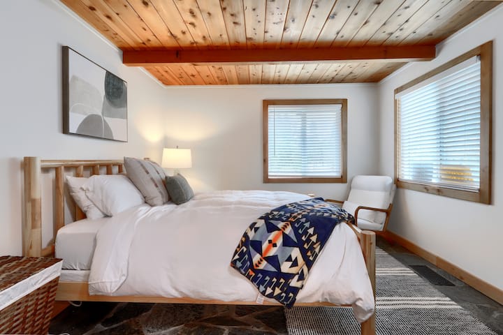 Siva kuća Spavaća soba s bračnim krevetom (160x200)