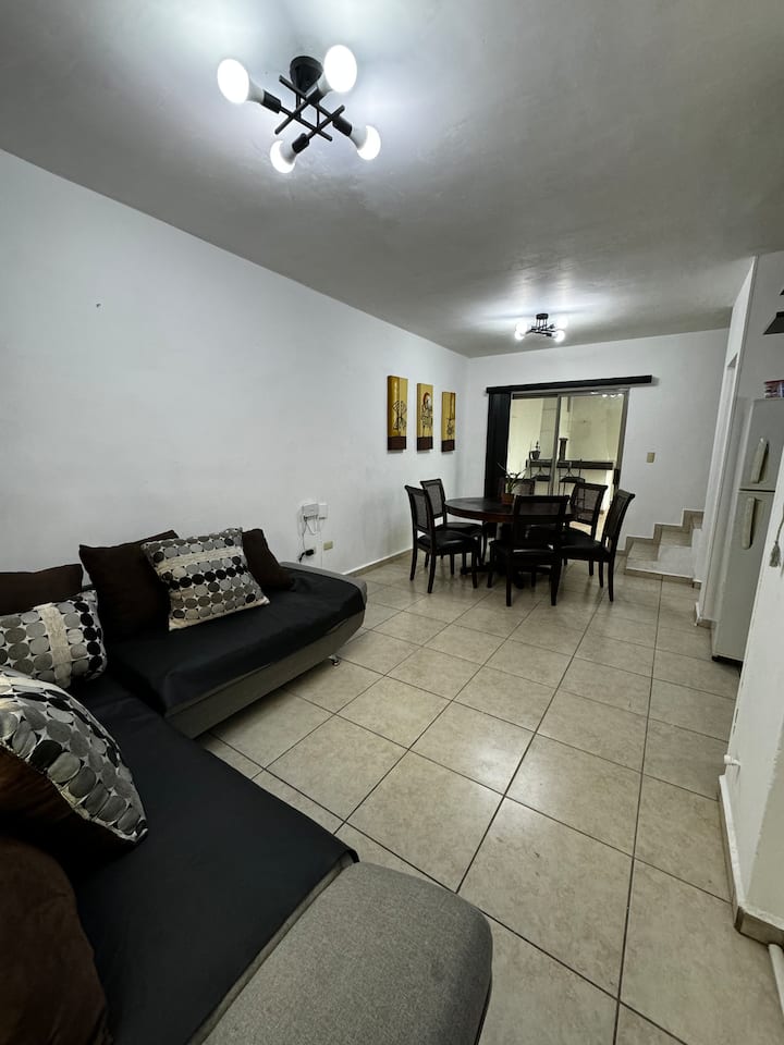 Casa Residencial Cómoda Y Privad - Saltillo