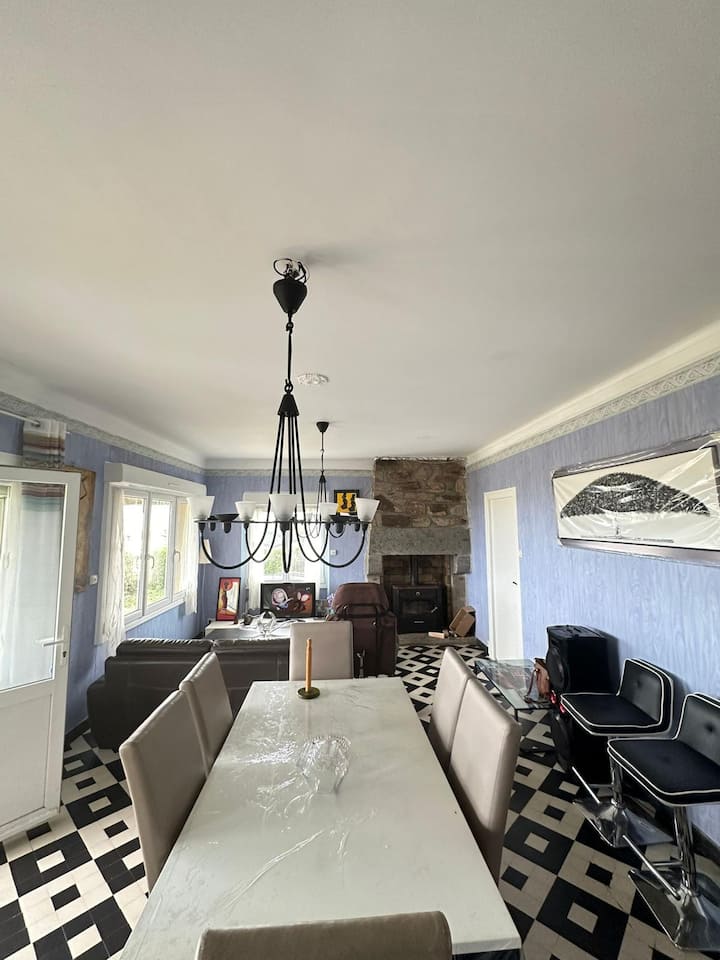 Maison Bord De Mer 4 Chambres (à Partir De 170€/n) - Plouescat