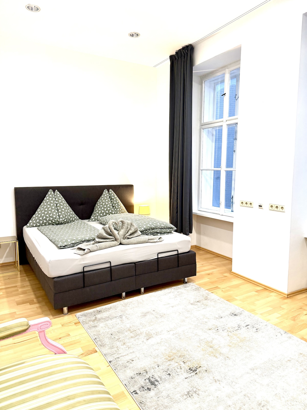 Bedroom 3 image 3