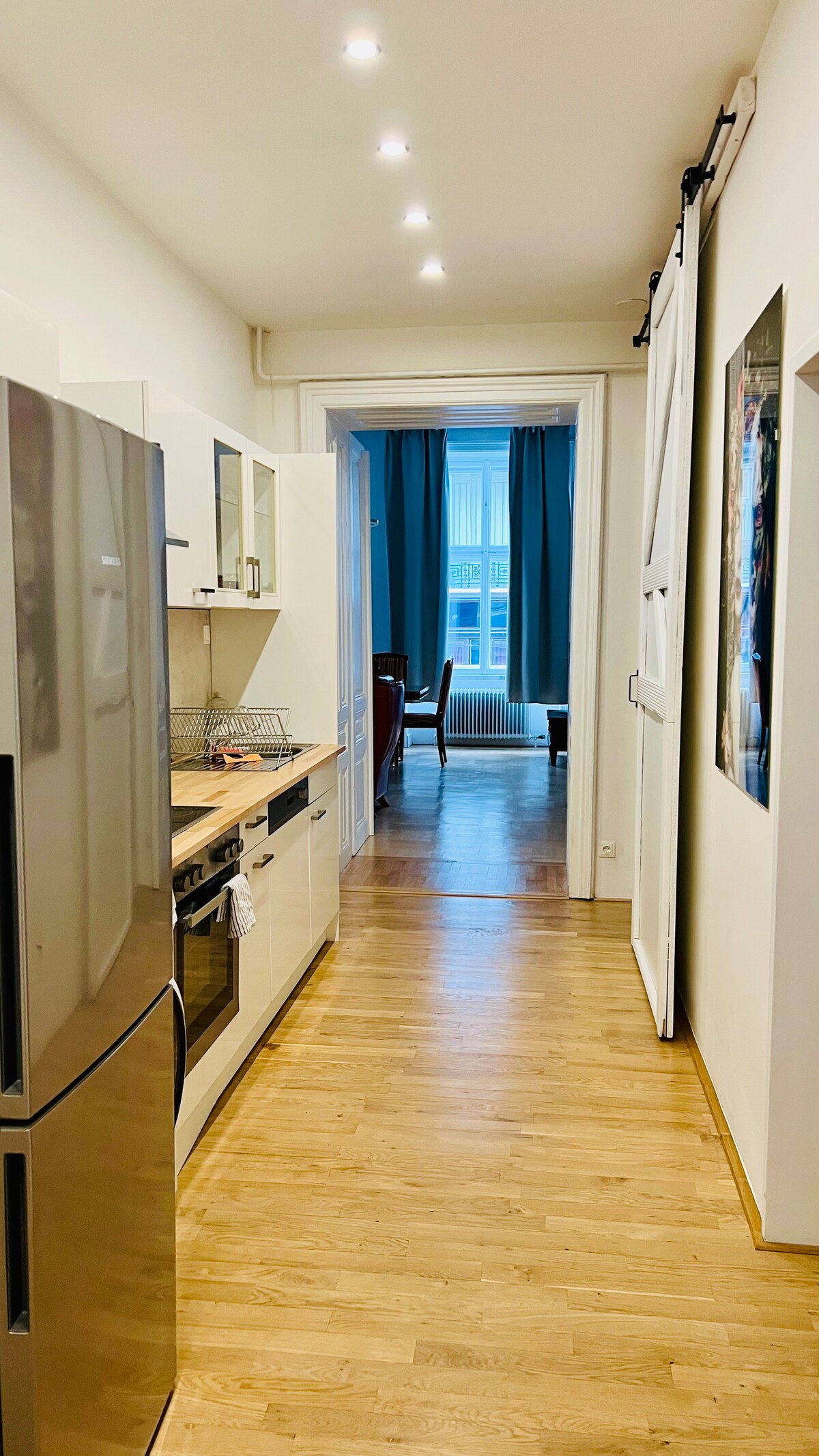 Full kitchen image 2