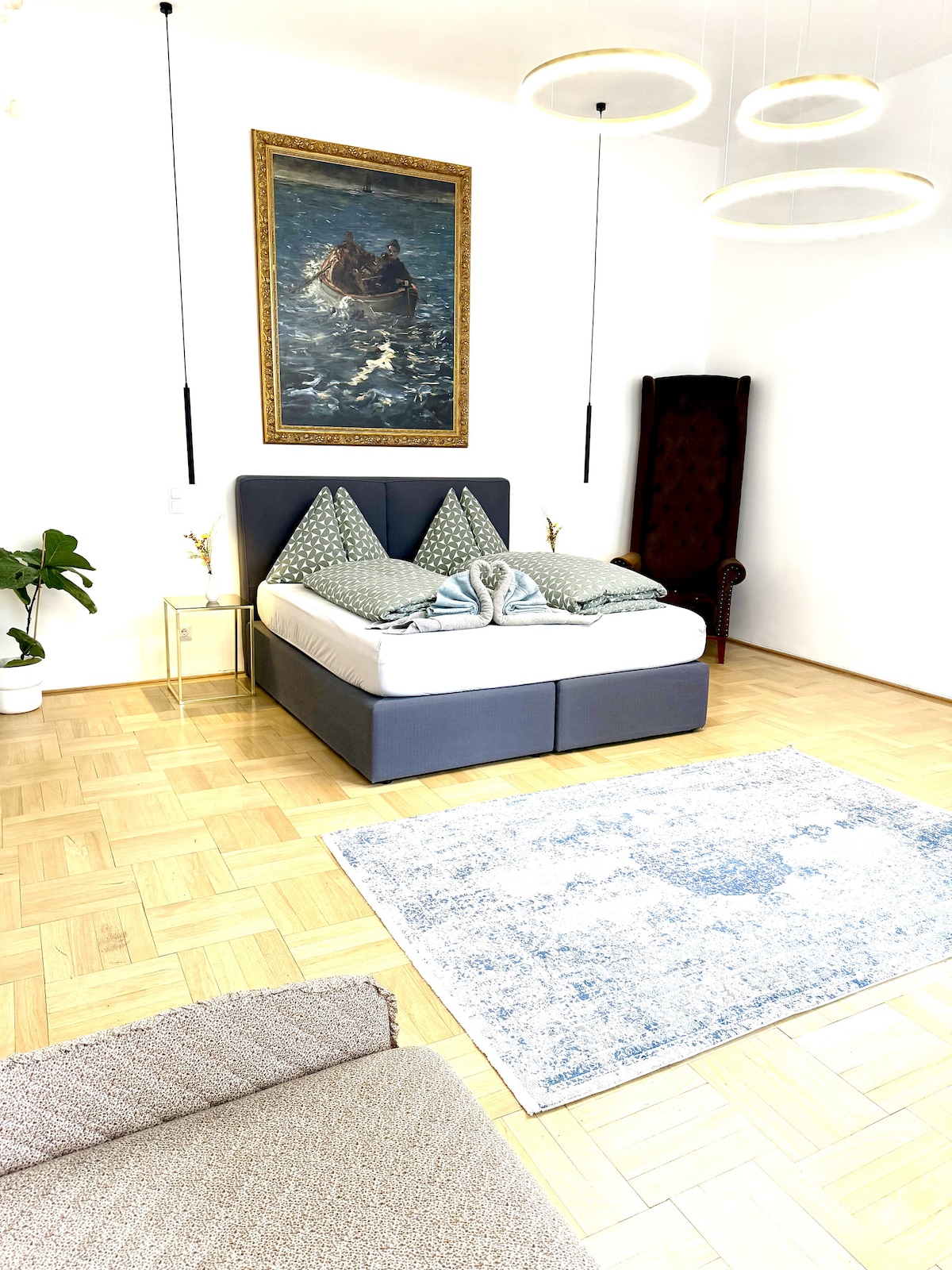 Bedroom 2 image 4