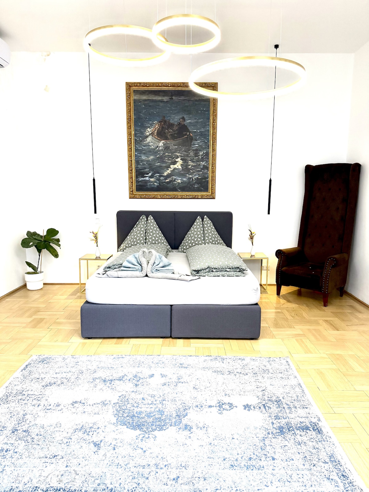 Bedroom 2 image 1