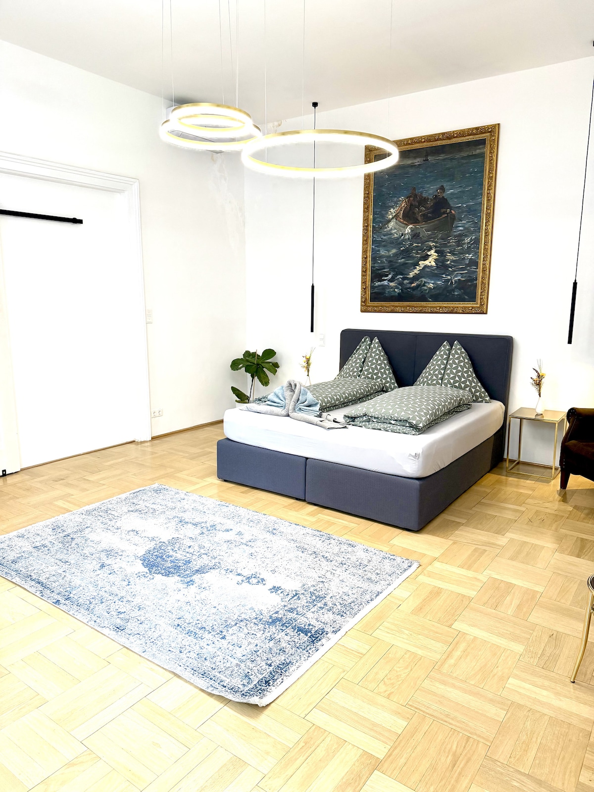Bedroom 2 image 3