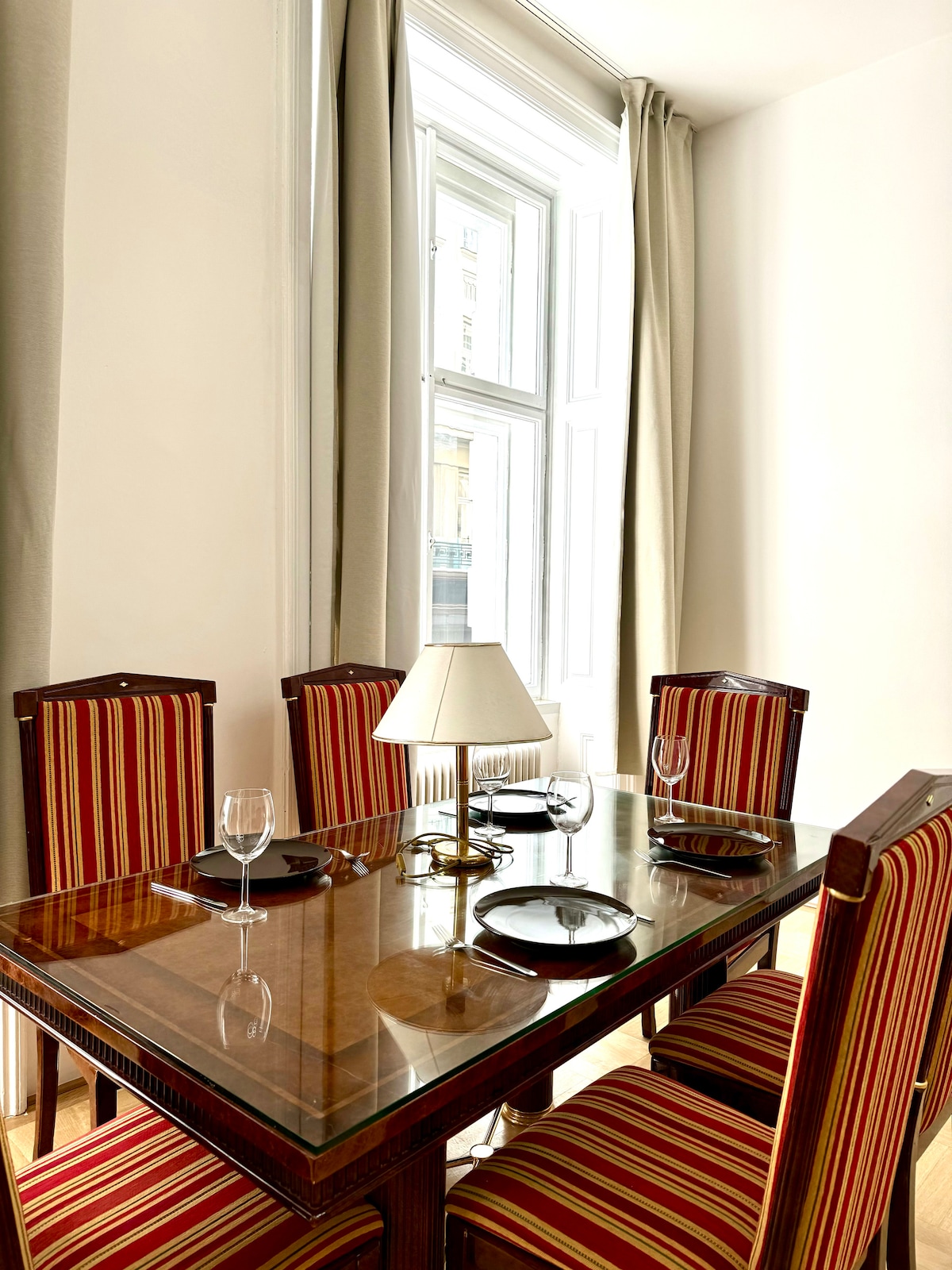 Living room image 6
