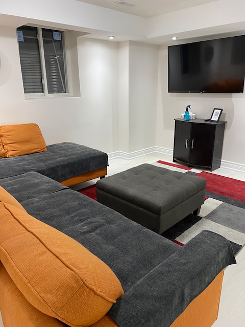Top performing Airbnb: Newly Renovated, Two Bedroom Apartment. in Meadowvale Village