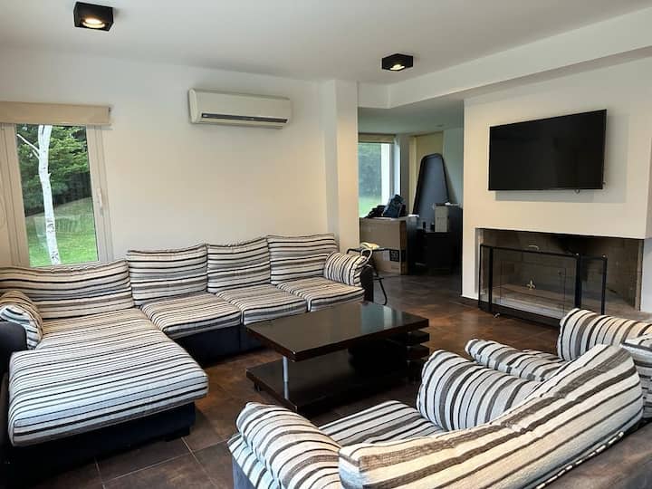 Casa Para 10 Personas Con Pileta - Pinamar