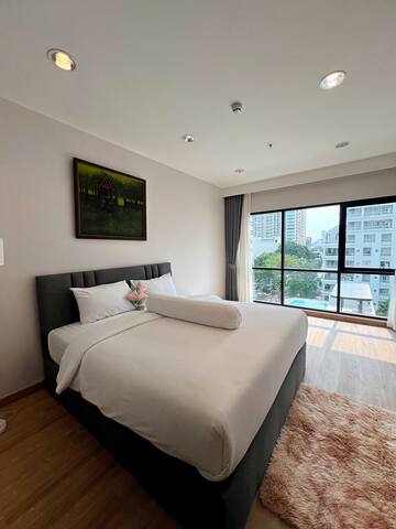 501: Premium 4Beds 4Bath Wifi & Netflix, Pool View gallery image 2