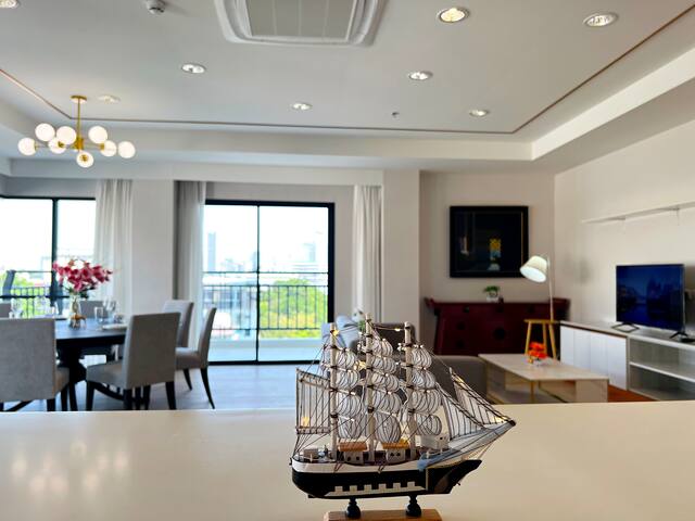 501: Premium 4Beds 4Bath Wifi & Netflix, Pool View gallery image 4