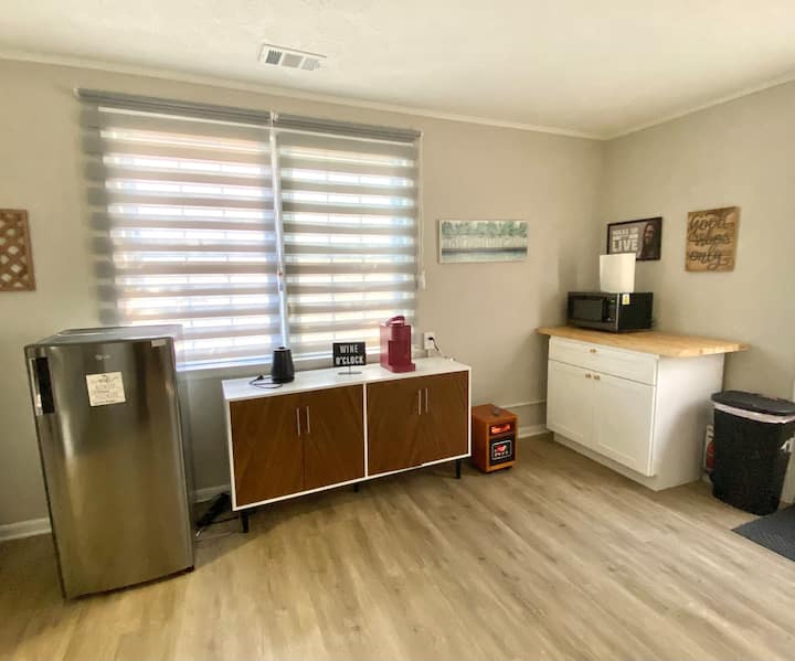 Cozy Studio | Private Entry, Deck, Peaceful Stay - Stone Mountain, GA