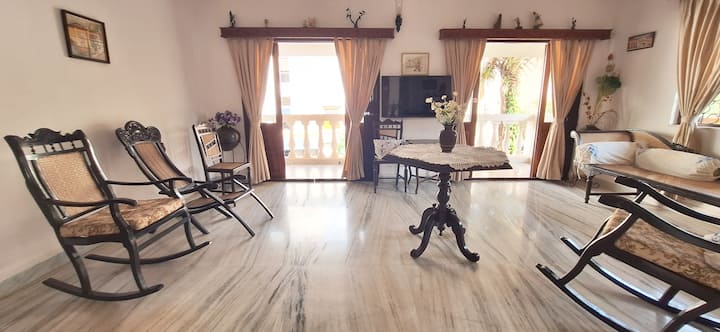 The carefully preserved furniture and décor, passed down through generations, create an authentic and welcoming homely atmosphere.