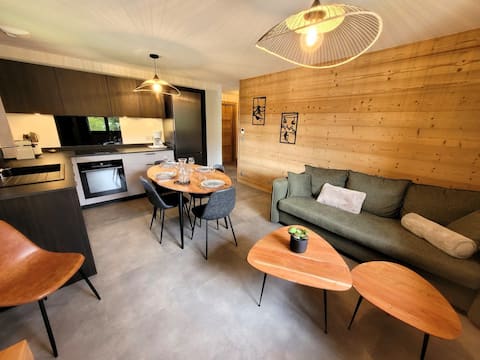 Successful Airbnb property: Renovated apartment in the center of Les Gets village in Les Gets