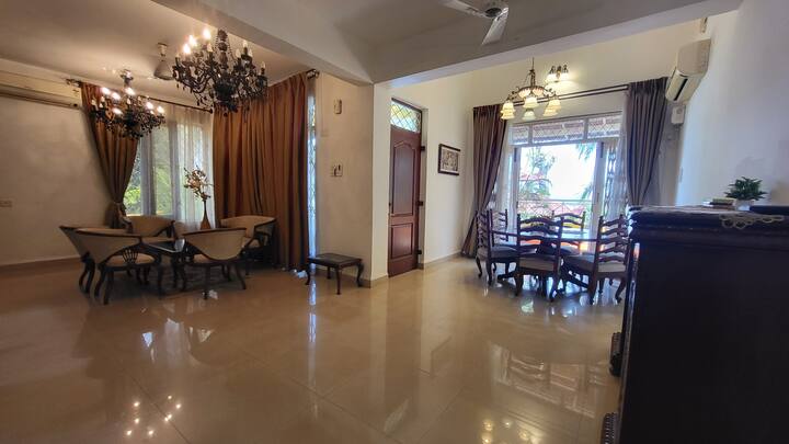 Dining area image 3