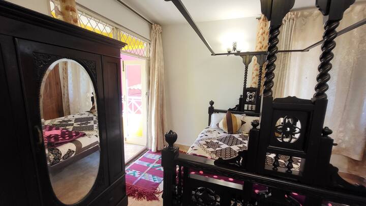 Bedroom 1 image 2