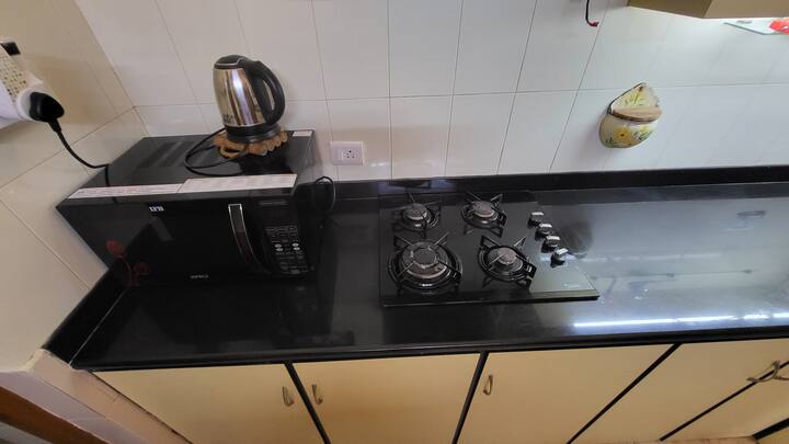 Full kitchen image 2