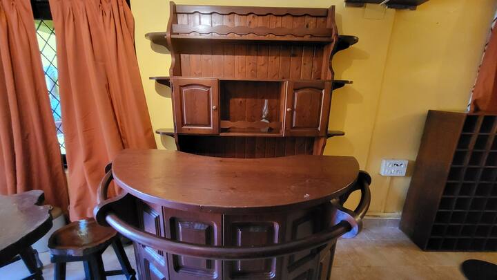 Dining area image 4