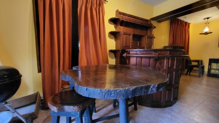 Dining area image 5
