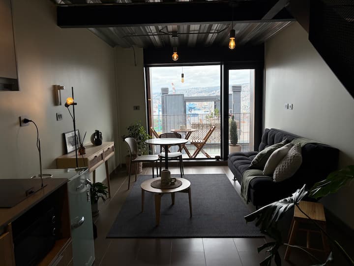 Departamento De 3 Pisos Con Vista Panorámica - Valparaíso