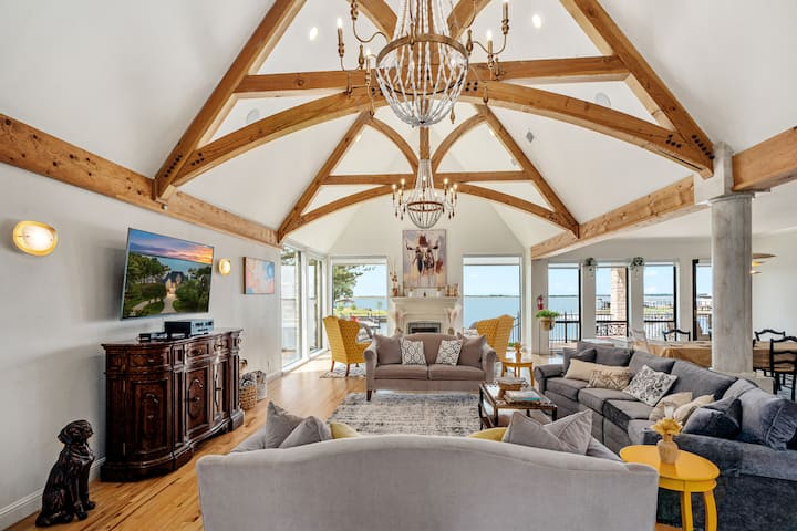 Elite Lakefront Estate | Pool Hot Tub Dock Kayaks - Log Cabin, TX