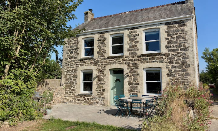 Rustic Cornish Farmhouse - Constantine Bay