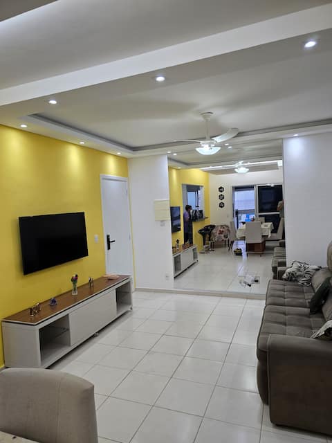 Airbnb em destaque: "Live in paradise: beautiful apartment facing the sea in Bertioga em Bertioga