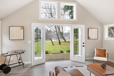 Newly Renovated Lake House