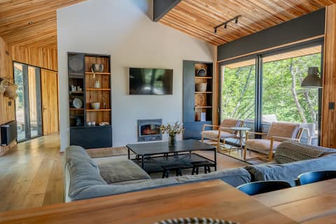 Top performing Airbnb: Retreat in Palguín - Pucón ~ @arka.elrefugio in Pucón