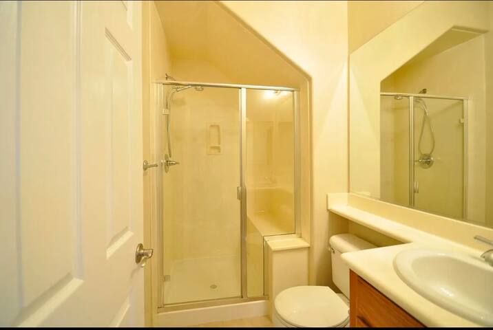 Communication Hills 2-Bedroom Home gallery image 3