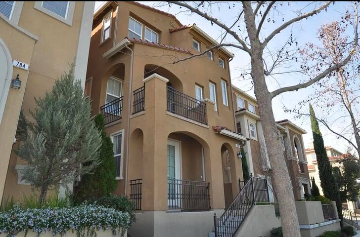 Communication Hills 2-Bedroom Home