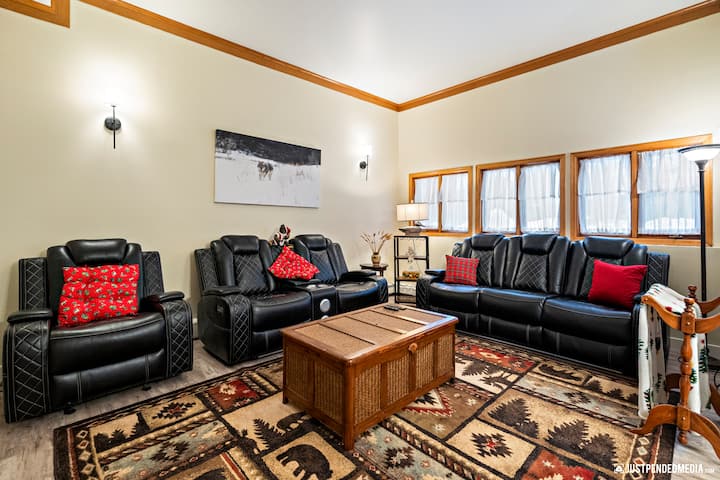 Moose Room,a King Size Bed, A Single Size Bed - Anchorage, AK