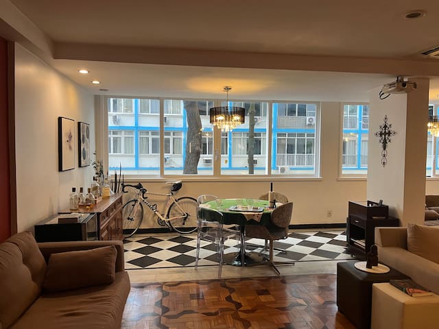 Apartamento próximo à praia do Arpoador