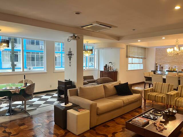 Apartamento próximo à praia do Arpoador gallery image 2