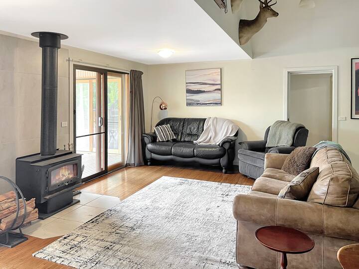 Brewery Lake House - Sleeps 8 - Jamieson