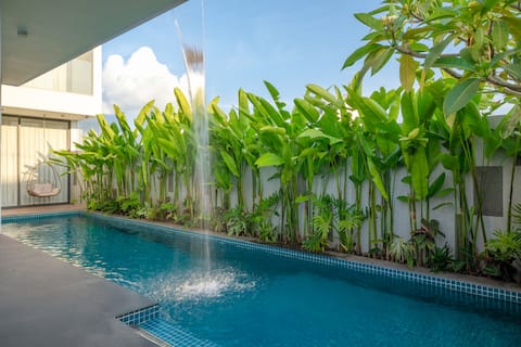 Newly Built Kim Son 6BR Villa - Free Pickleball