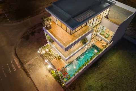 Newly Built Kim Son 6BR Villa - Free Pickleball