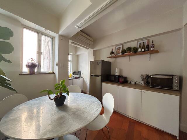 Apartment in Central gallery image 3