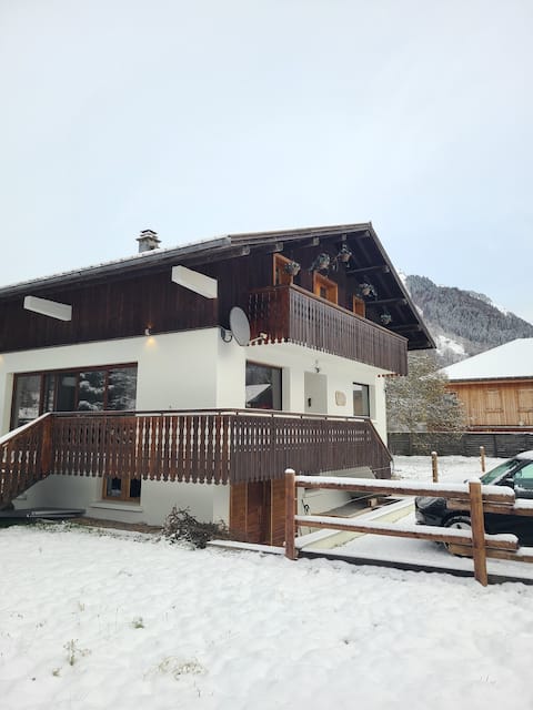 Luxury chalet with mountain view