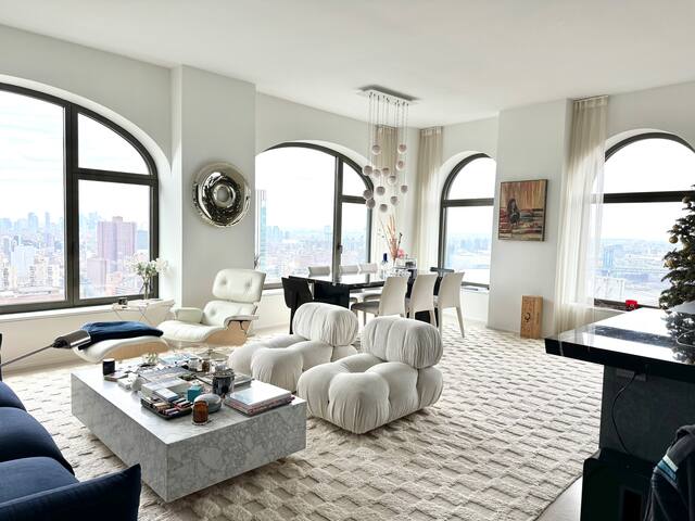 Luxury 2-bed, 2.5 bath apt in Seaport w city views gallery image 2