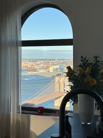 Luxury 2-bed, 2.5 bath apt in Seaport w city views