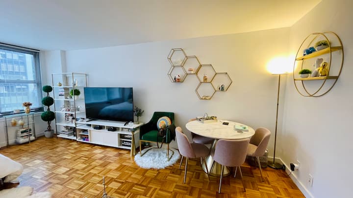 Central Park Bright & Spacious Studio - New York