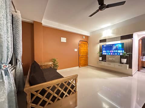 Earthly Luxe - 2AC / 7 mins from NJP