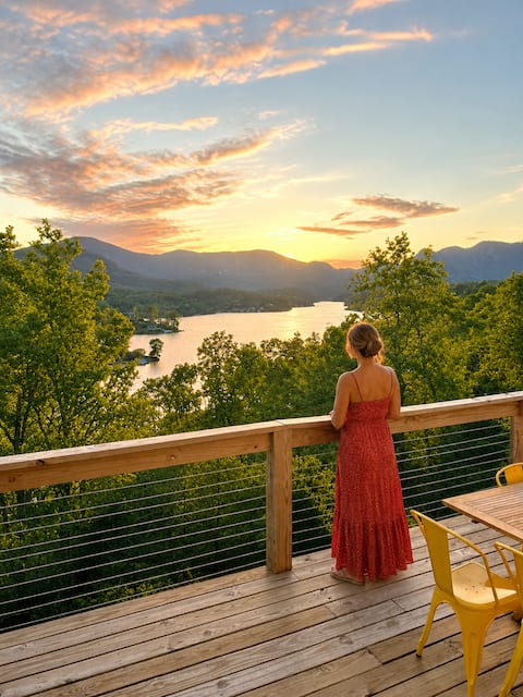 Sleeps 15 | Epic Lake & Mtn Views, HotTub, Game Rm