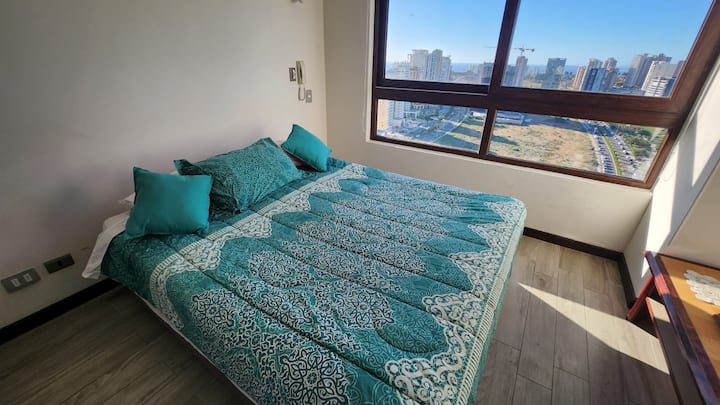 Queen Double Bed With Private Ensuite Bathroom 