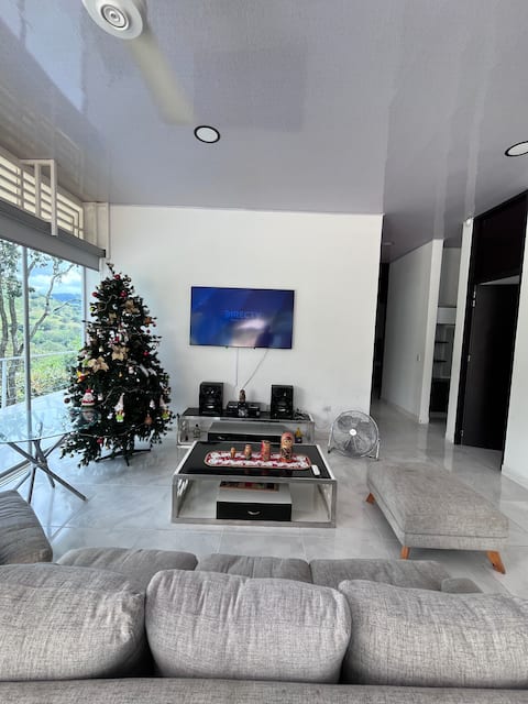 Top performing Airbnb: Villa Ceci! Vacation Home – Private Pool – Wi-Fi in Tocaima