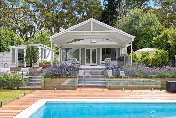 Stunning Cottage with Pool & Spa gallery image 2