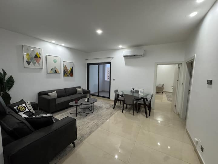 Joli F2 Avec Du Mobilier Neuf, Moderne à Mermoz - Dakar